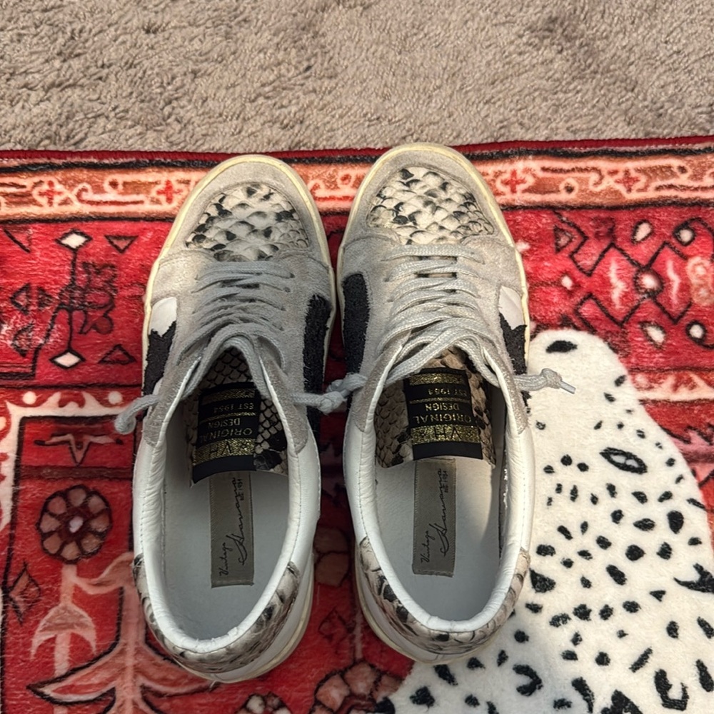 VH sneakers